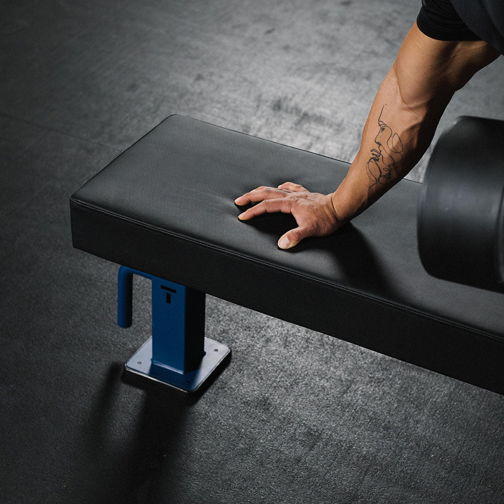 TITAN Series Single Post Flat Bench