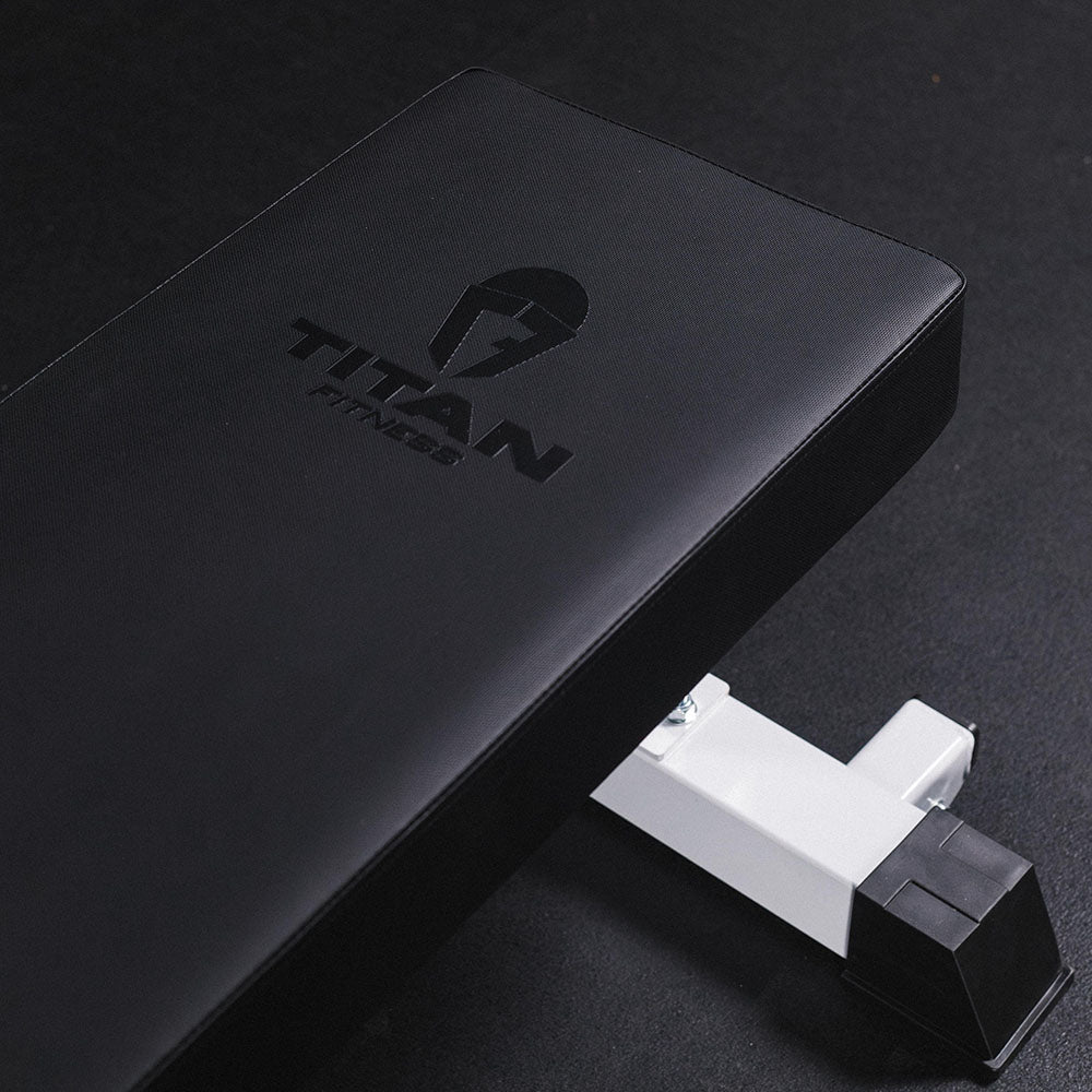 TITAN Series Single Post Flat Bench